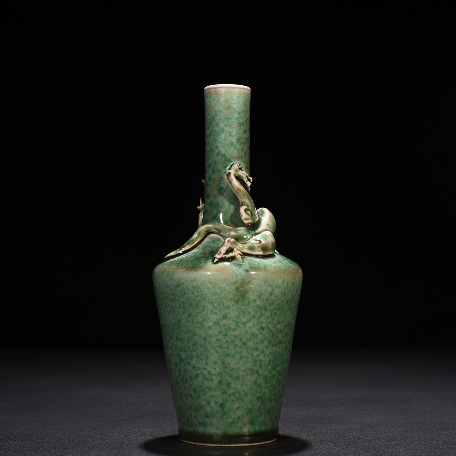 Qing Dynasty Kangxi Langtingjilang Kiln Green Glaze Panlong Vase Cowpea Red Beauty Drunk