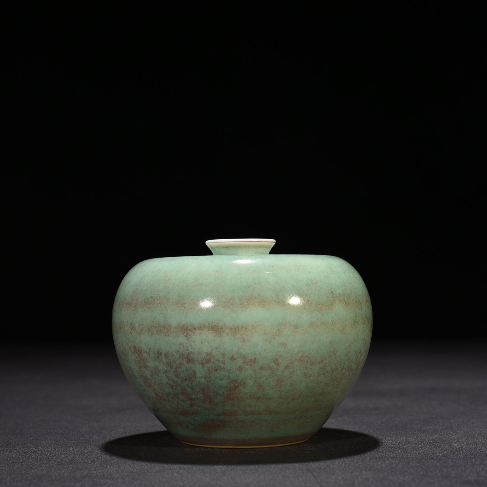 Qing Dynasty Kangxi Lang Ting Ji Lang Kiln green glaze apple statue cowpea red beauty drunk