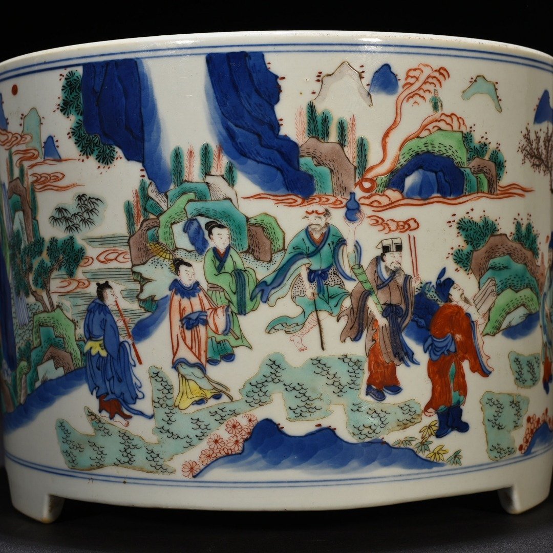 Qing Dynasty Kangxi blue and white multicolored Eight Immortals three-legged Burner