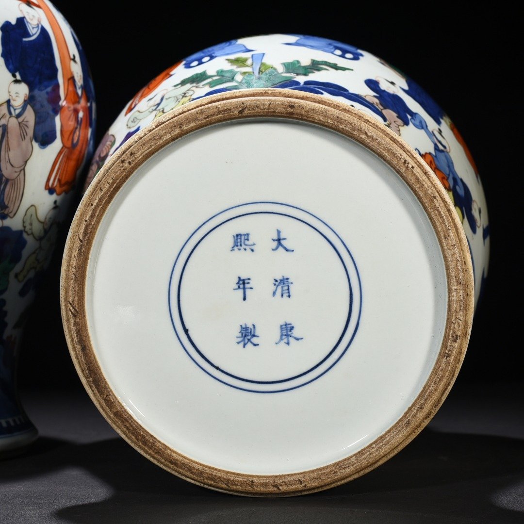Qing Dynasty Kangxi blue and white five-color piano chess calligraphy and painting jar