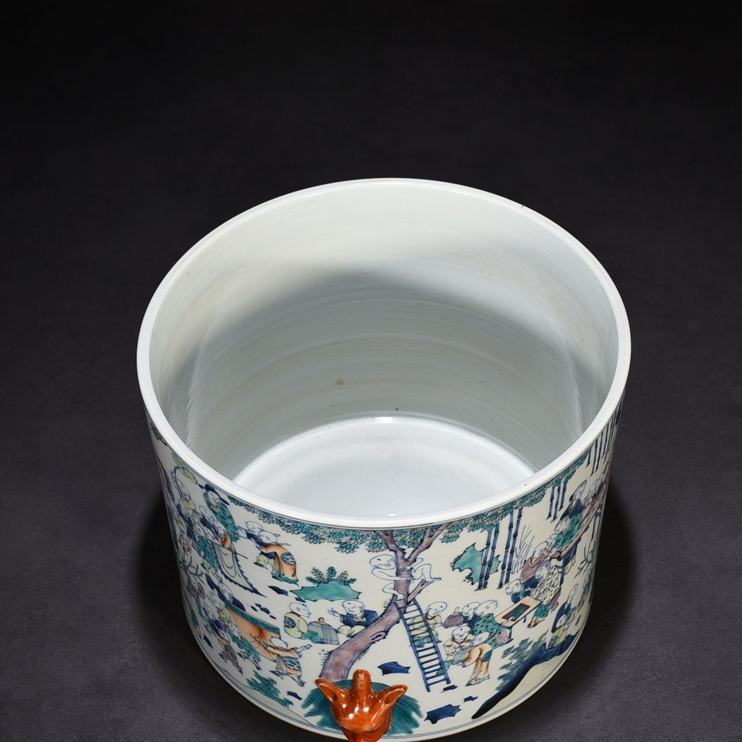 Qing Dynasty Kangxi blue and white colorful hundred sons making spring baby play pen holder