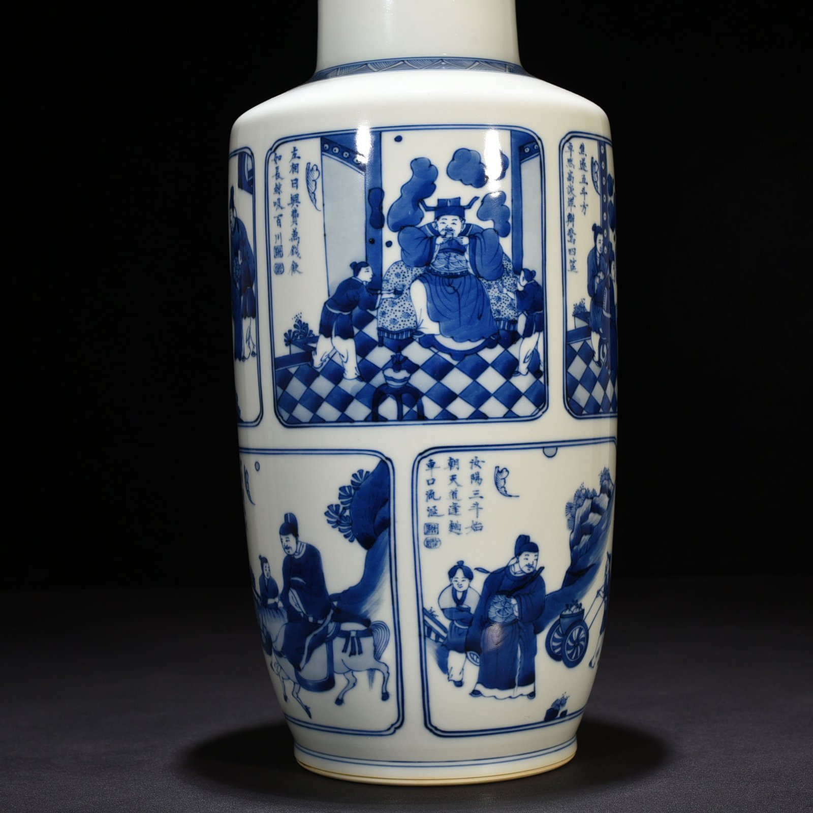 Qing Dynasty Kangxi blue and white character story hammer vase