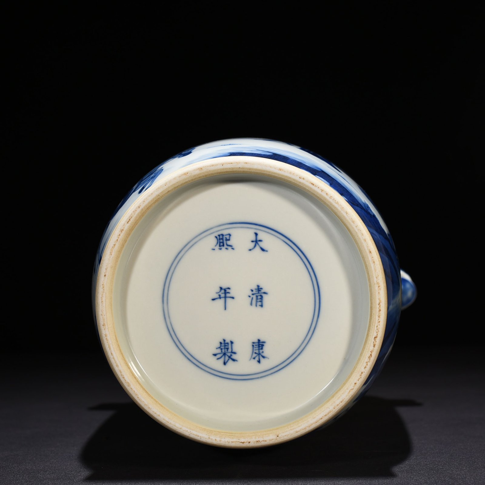 Qing Dynasty Kangxi blue and white Eight Immortals animal ears disc-mouth vase