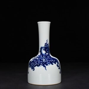 Qing Dynasty Kangxi blue and white phoenix rattle vase
