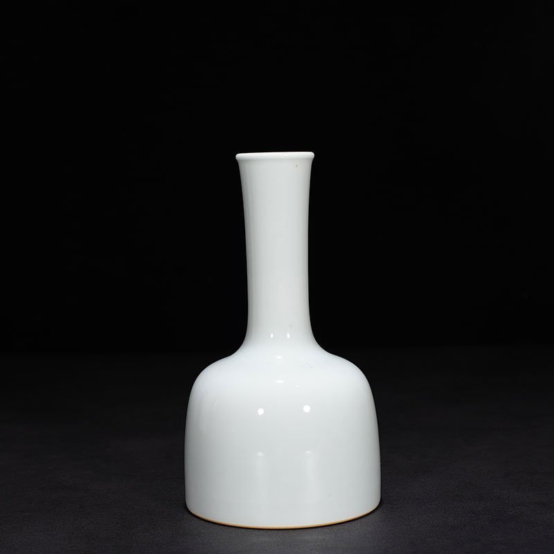 Qing Dynasty Kangxi blue and white phoenix rattle vase
