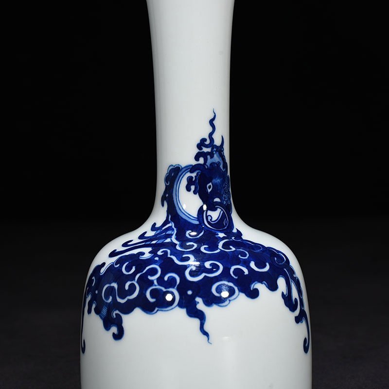 Qing Dynasty Kangxi blue and white phoenix rattle vase