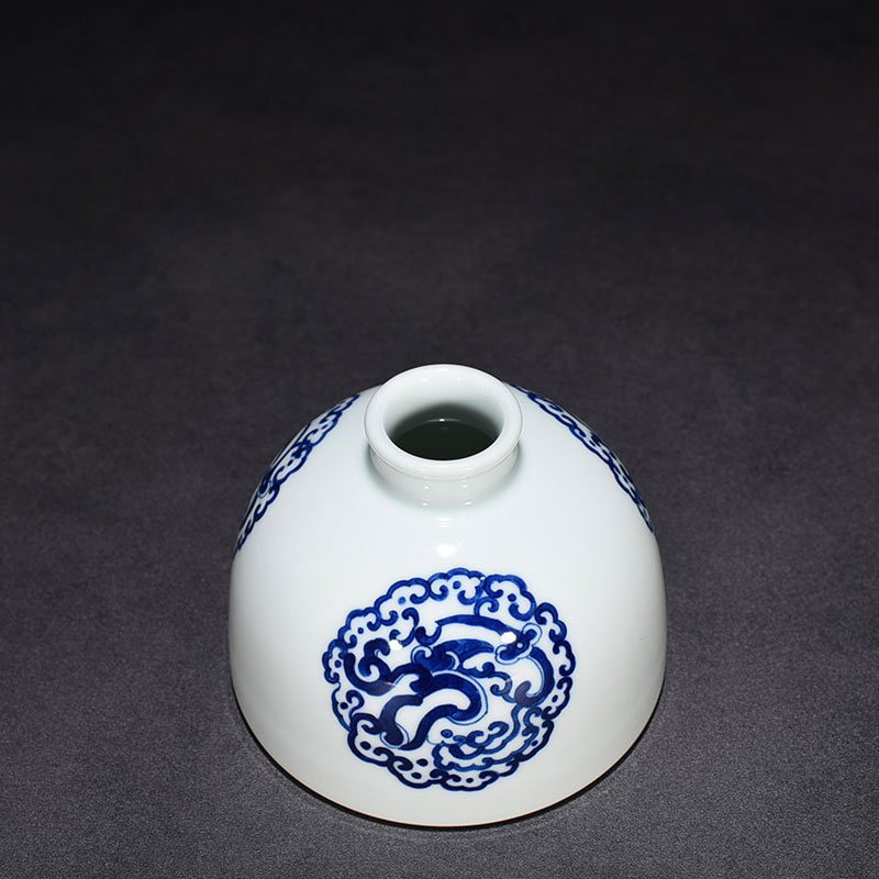 Qing Dynasty Kangxi blue and white Taibai Zun