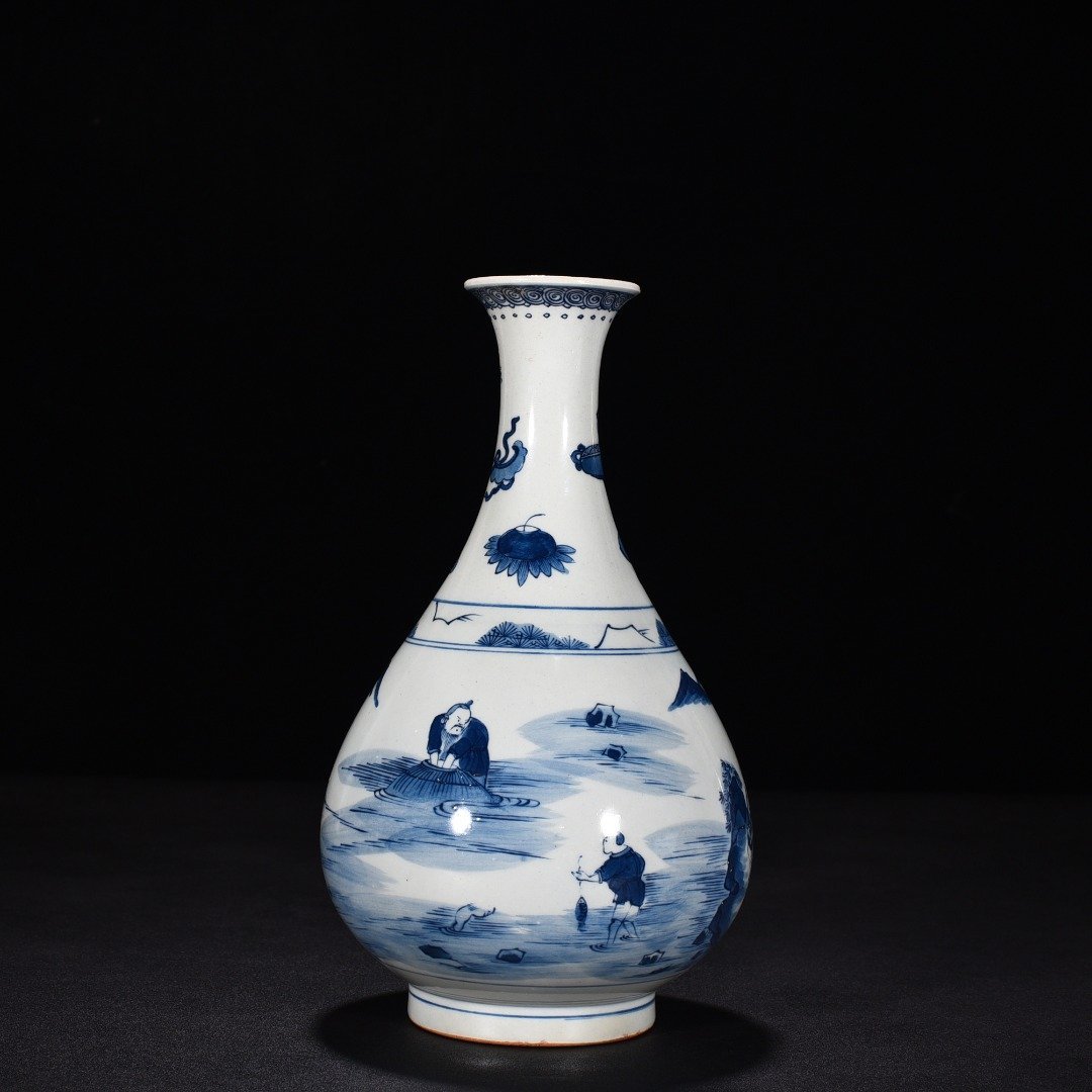 Qing Dynasty Kangxi blue and white fisherman’s figure jade pot spring vase