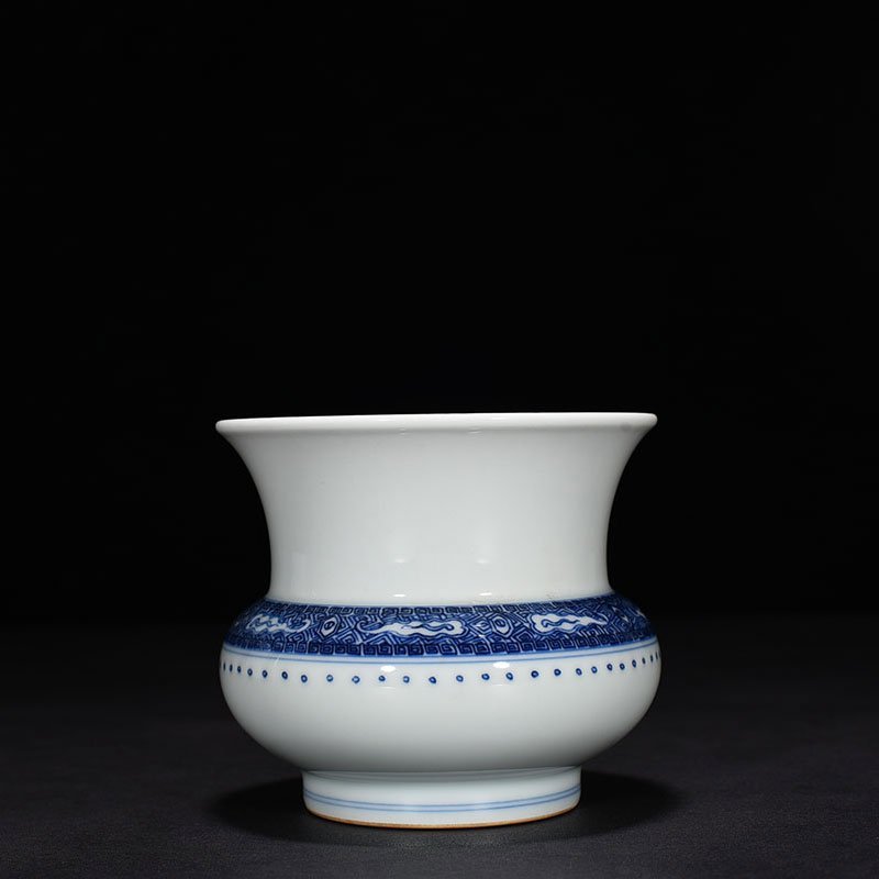 Qing Dynasty Kangxi blue and white slag bucket