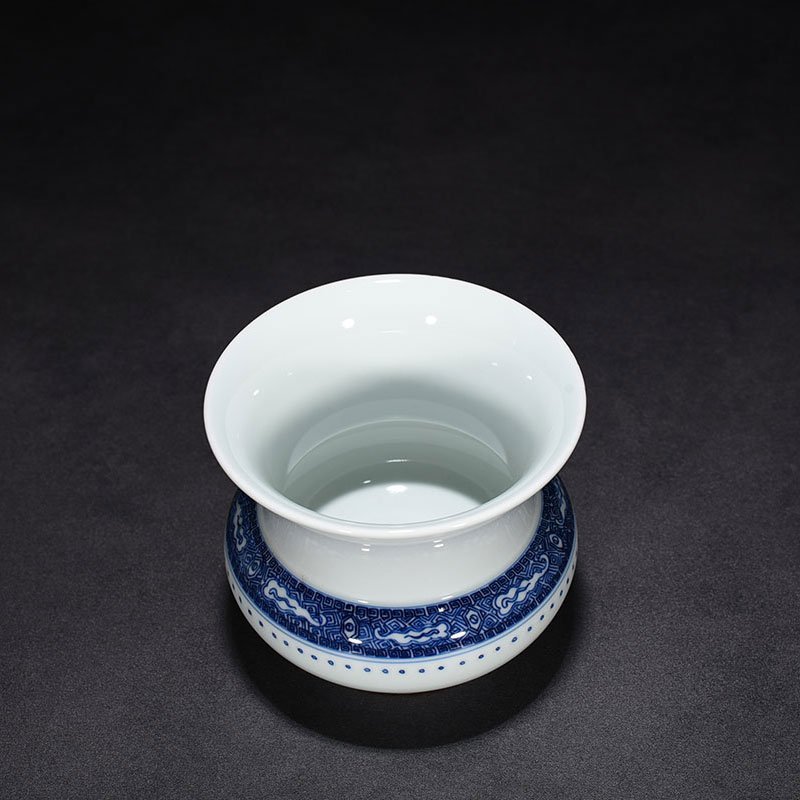 Qing Dynasty Kangxi blue and white slag bucket