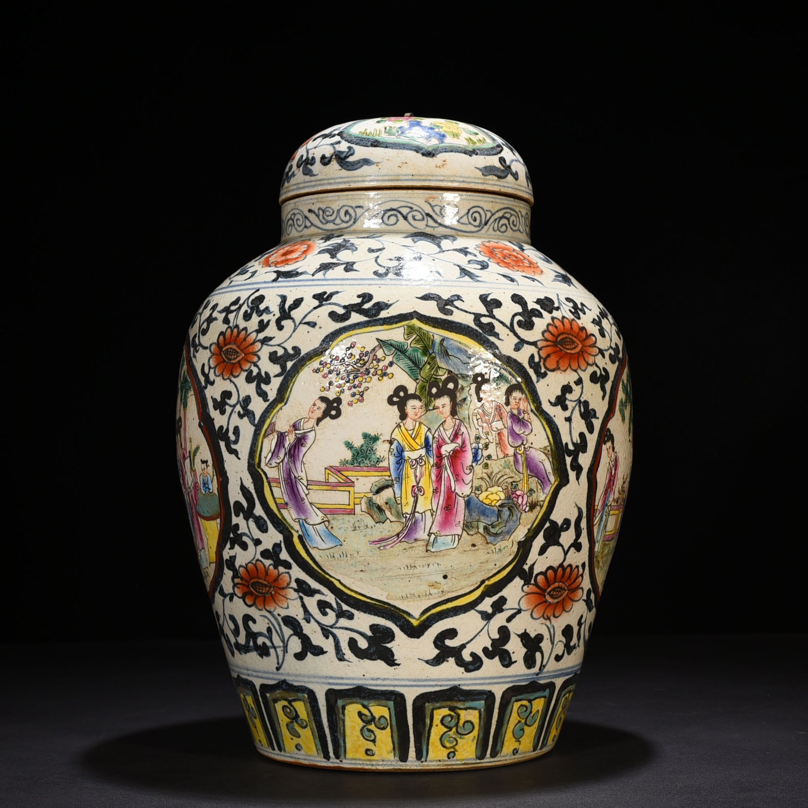 Qing Dynasty Kangxi blue and white pastel colored lid jar with lady figures