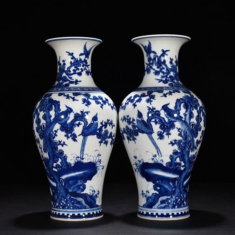 Qing Dynasty Kangxi blue and white fishtail vase with flower and birds