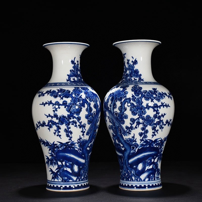 Qing Dynasty Kangxi blue and white fishtail vase with flower and birds
