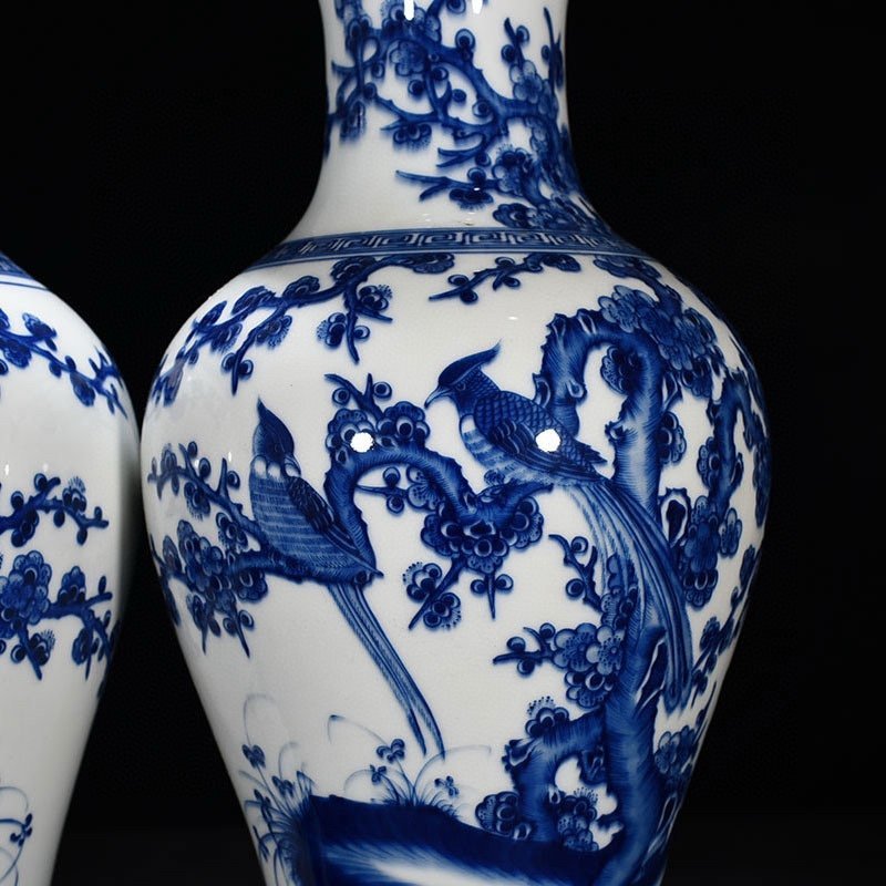 Qing Dynasty Kangxi blue and white fishtail vase with flower and birds