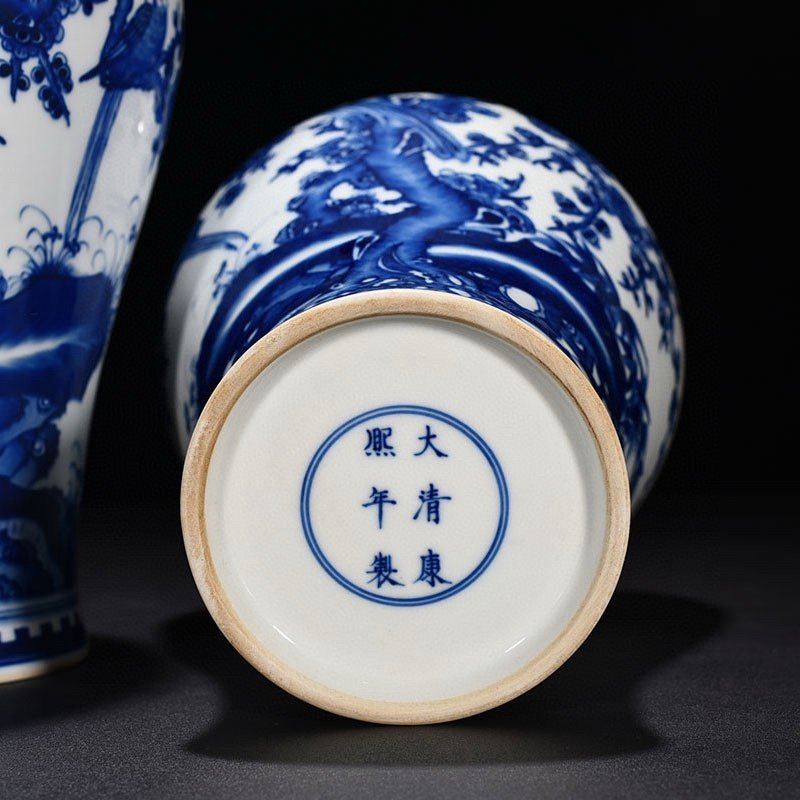 Qing Dynasty Kangxi blue and white fishtail vase with flower and birds