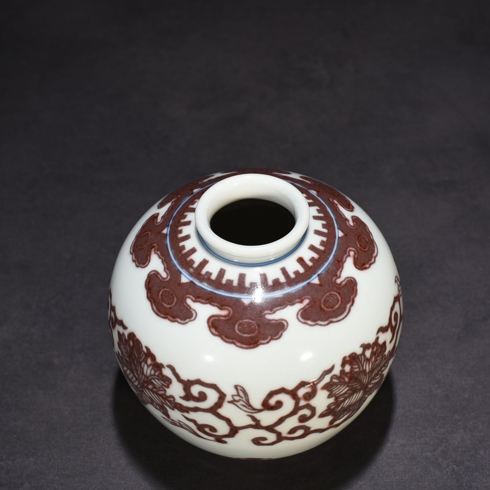 Qing Dynasty Kangxi blue and white underglaze red water bowl and plum vase