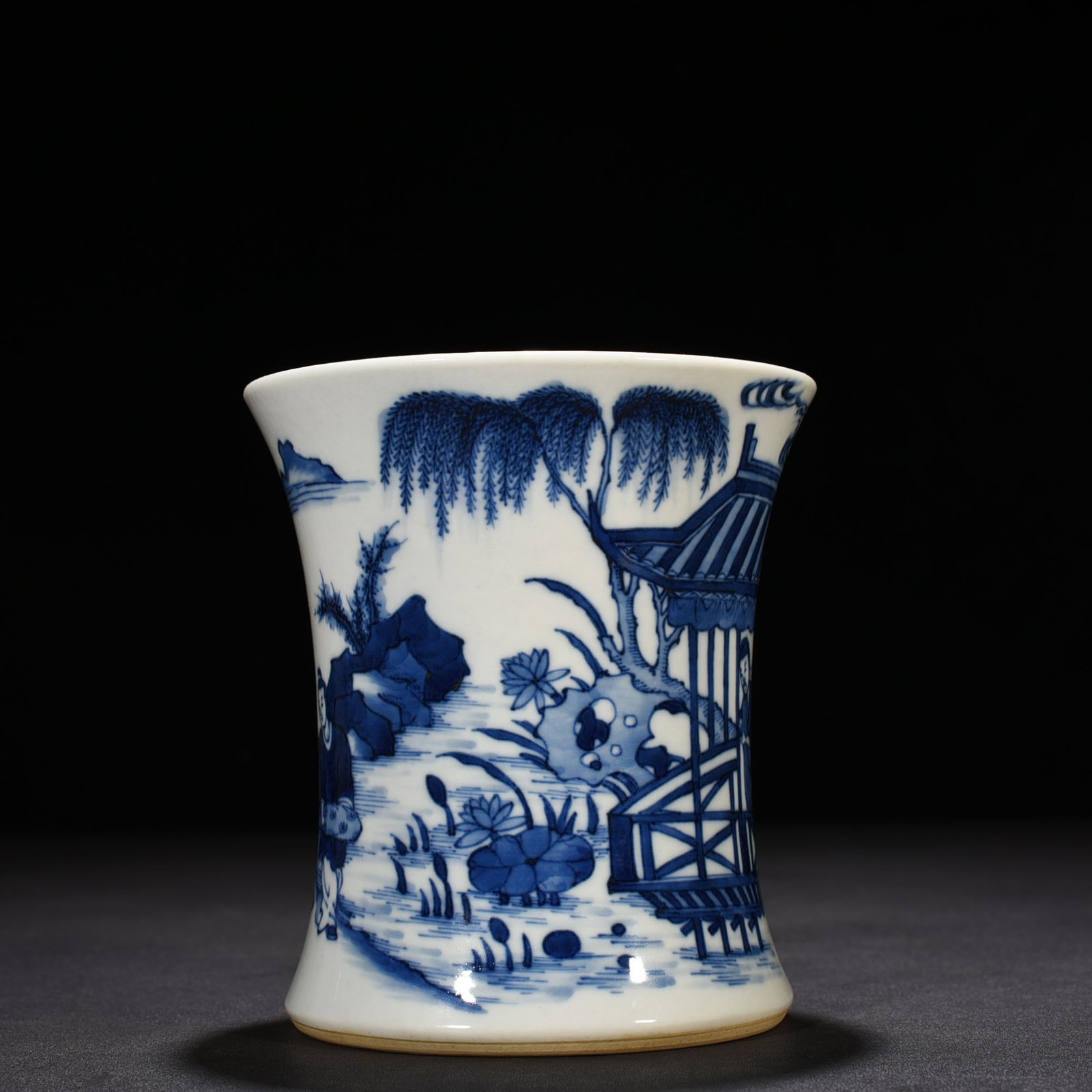 Qing Dynasty Kangxi blue and white Taoist figure waist pen holder