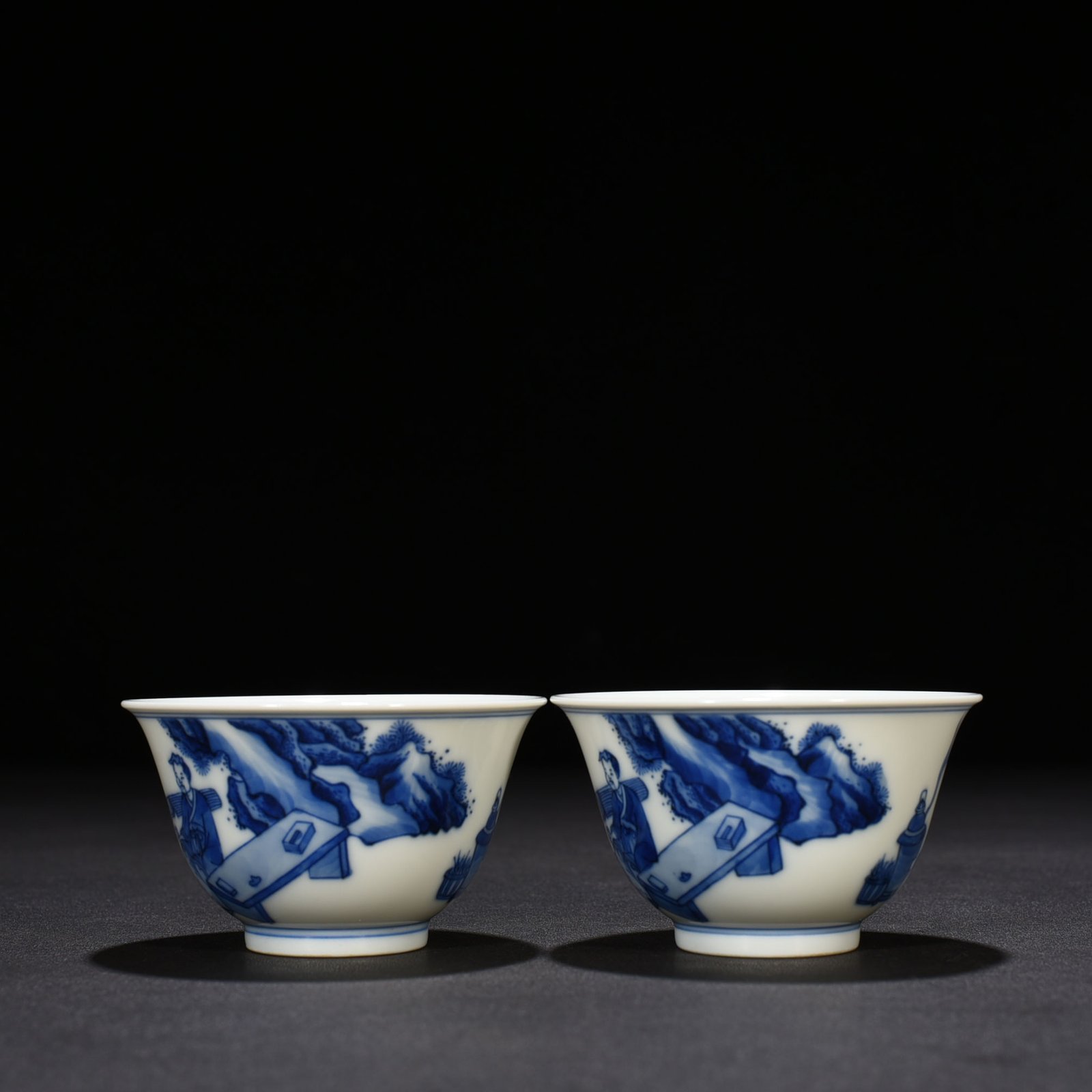Qing Dynasty Kangxi blue and white Taoist figure cup