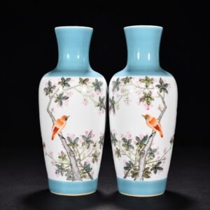 Qing Dynasty Jin Pin light purple color flower and bird vase