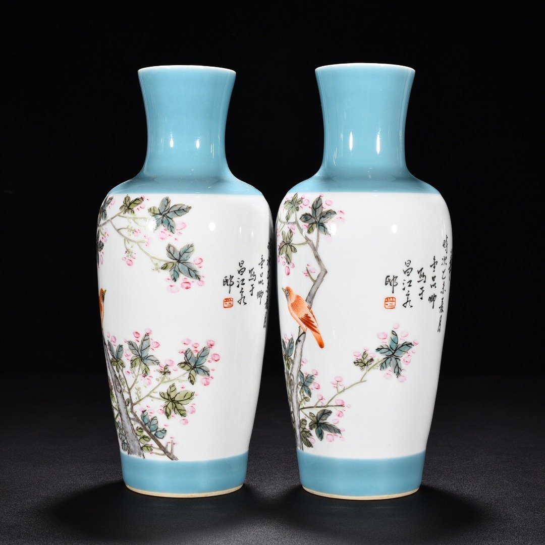 Qing Dynasty Jin Pin light purple color flower and bird vase