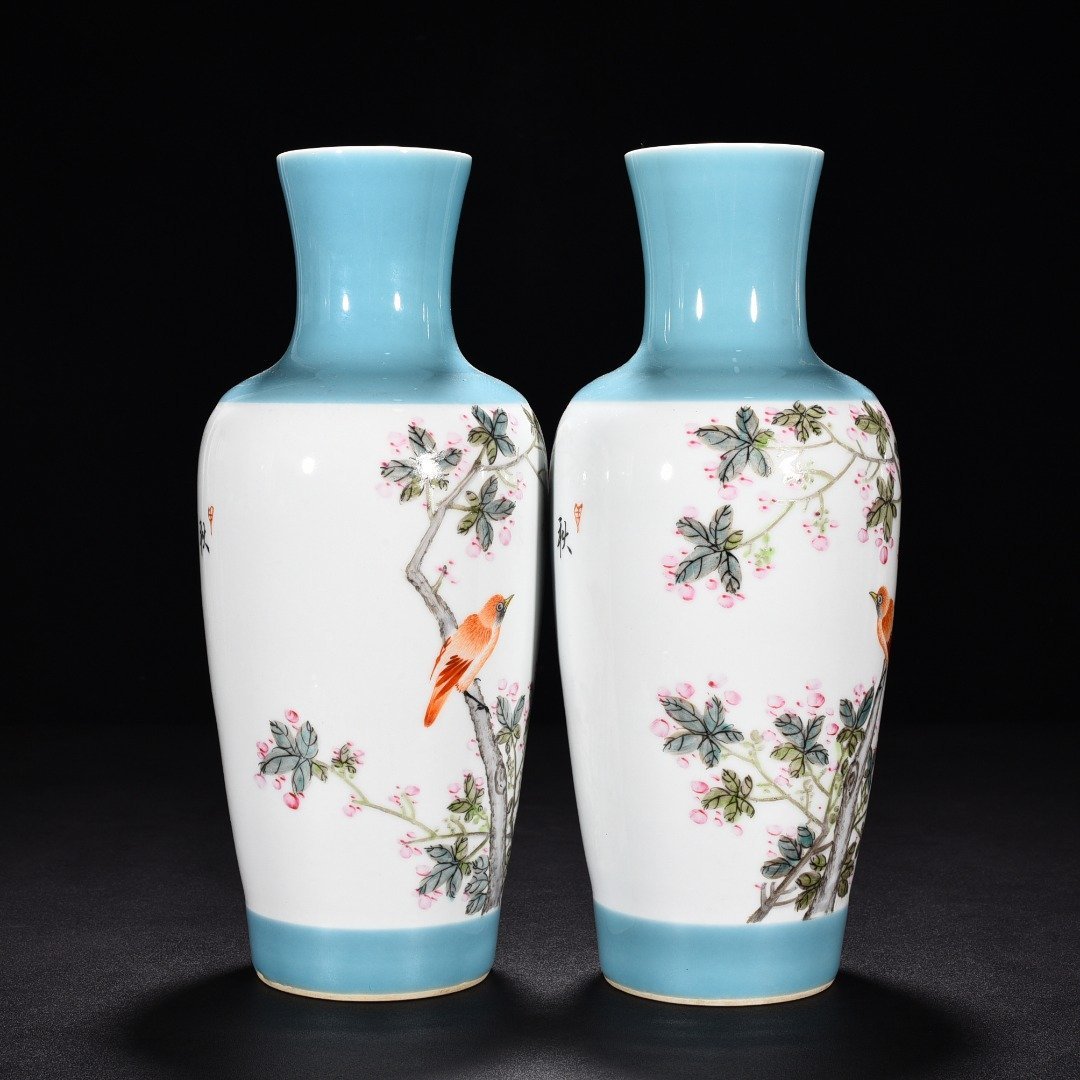 Qing Dynasty Jin Pin light purple color flower and bird vase