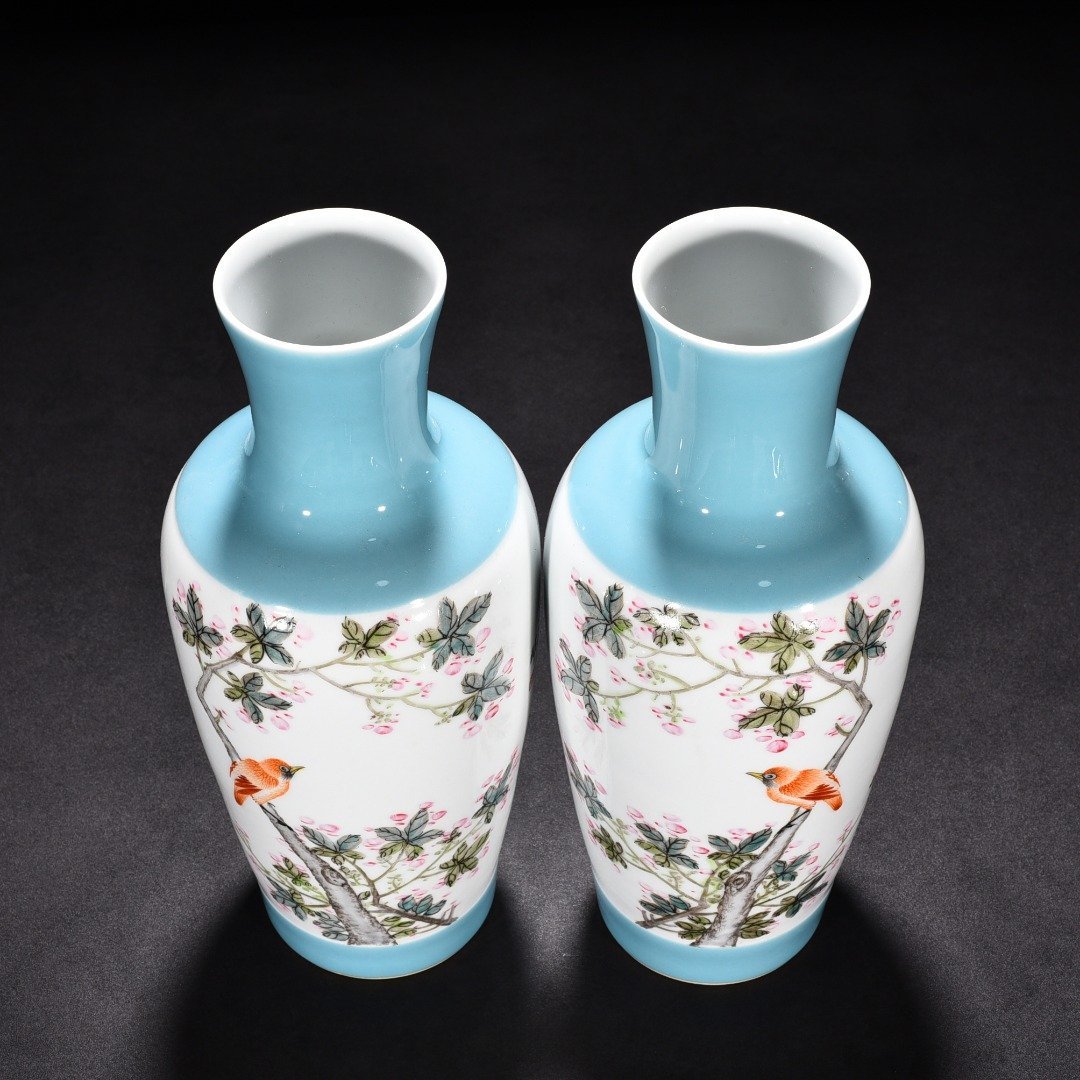 Qing Dynasty Jin Pin light purple color flower and bird vase