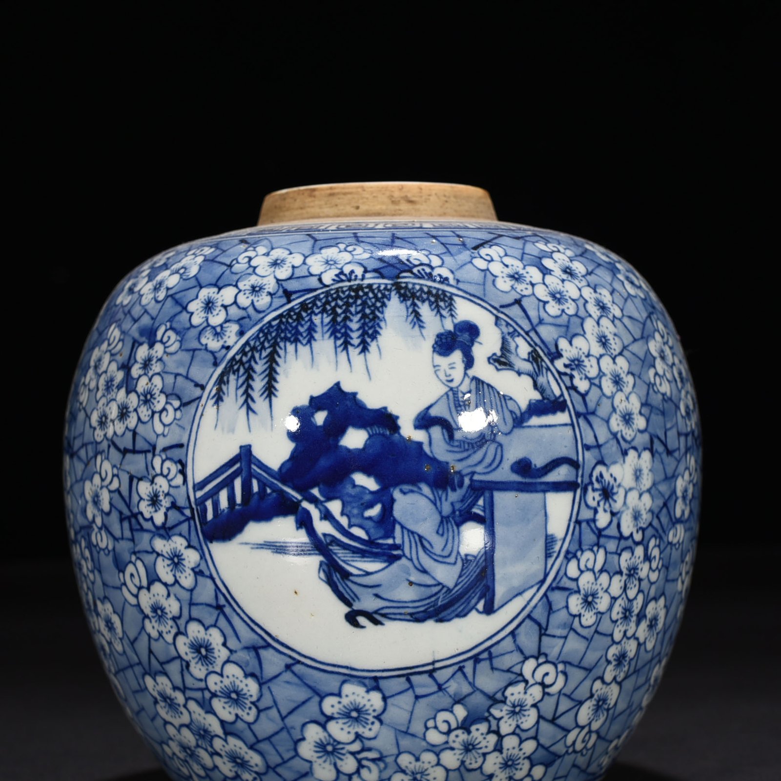 Qing Dynasty blue and white ice plum figure jar