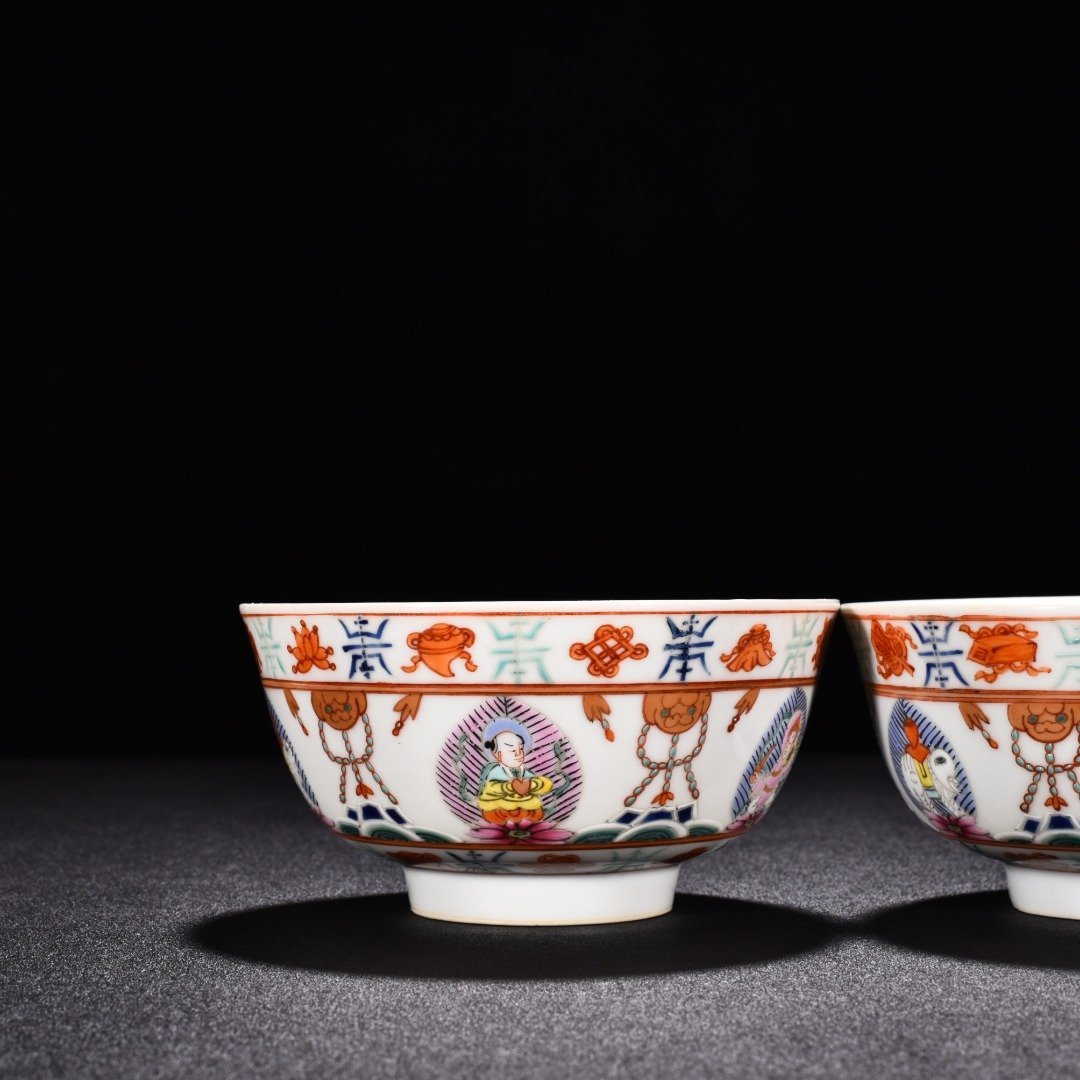 Qing Dynasty Daoguang pastel bowl with seven states and eight treasures