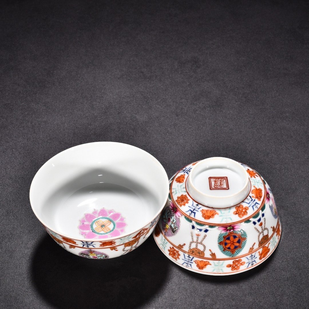 Qing Dynasty Daoguang pastel bowl with seven states and eight treasures