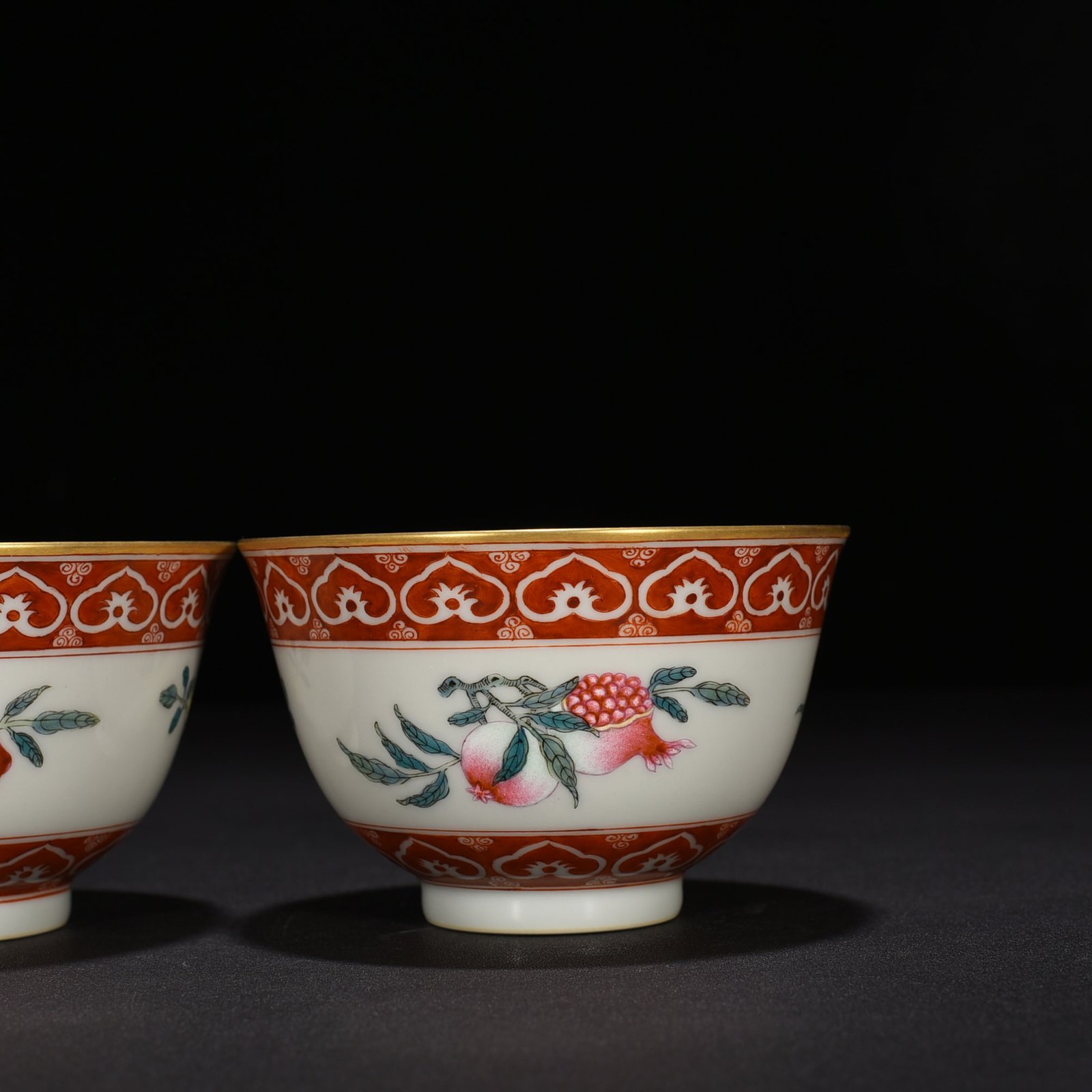 Qing Dynasty Daoguang pastel bowl with three fruits and three fruits