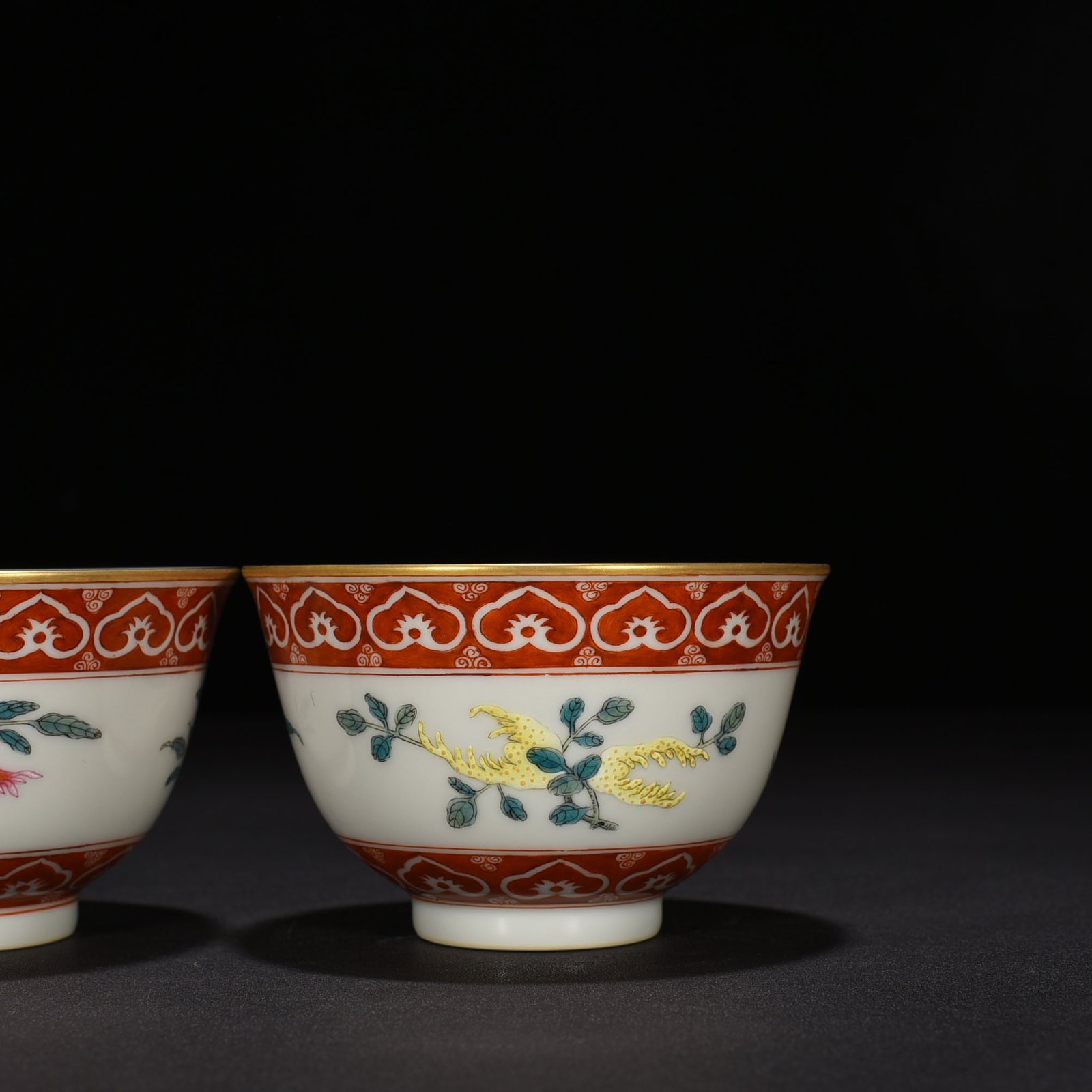 Qing Dynasty Daoguang pastel bowl with three fruits and three fruits
