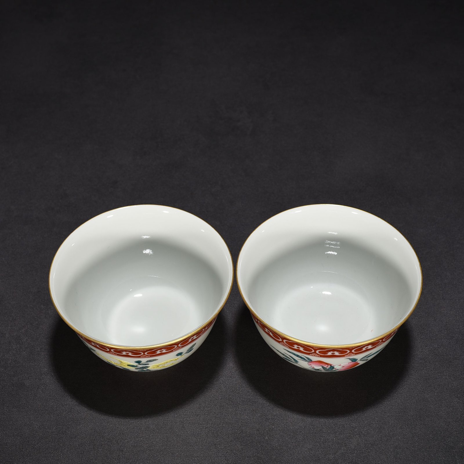 Qing Dynasty Daoguang pastel bowl with three fruits and three fruits