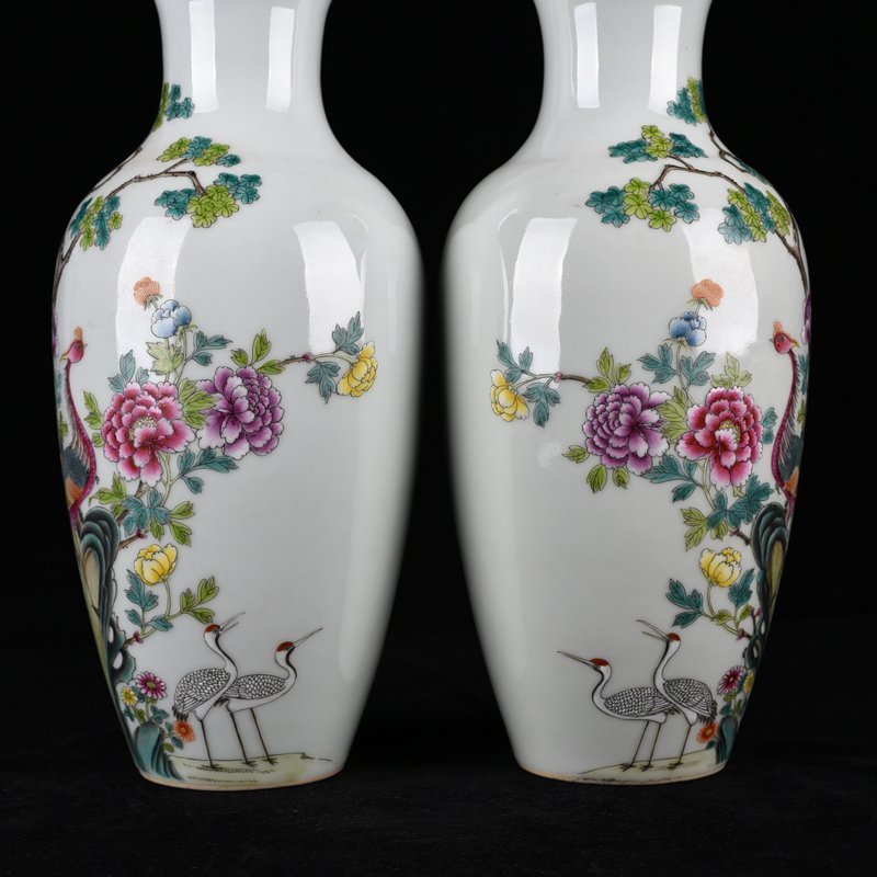 Qing Dynasty Daoguang Pastel Five-Lun Picture Flower and Bird Vase