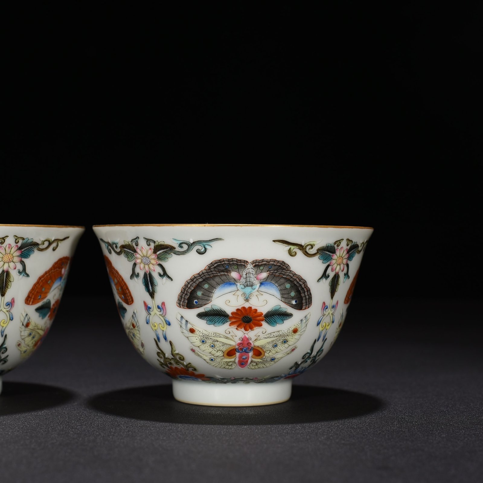 Qing Dynasty Daoguang pastel butterfly and flower bowl