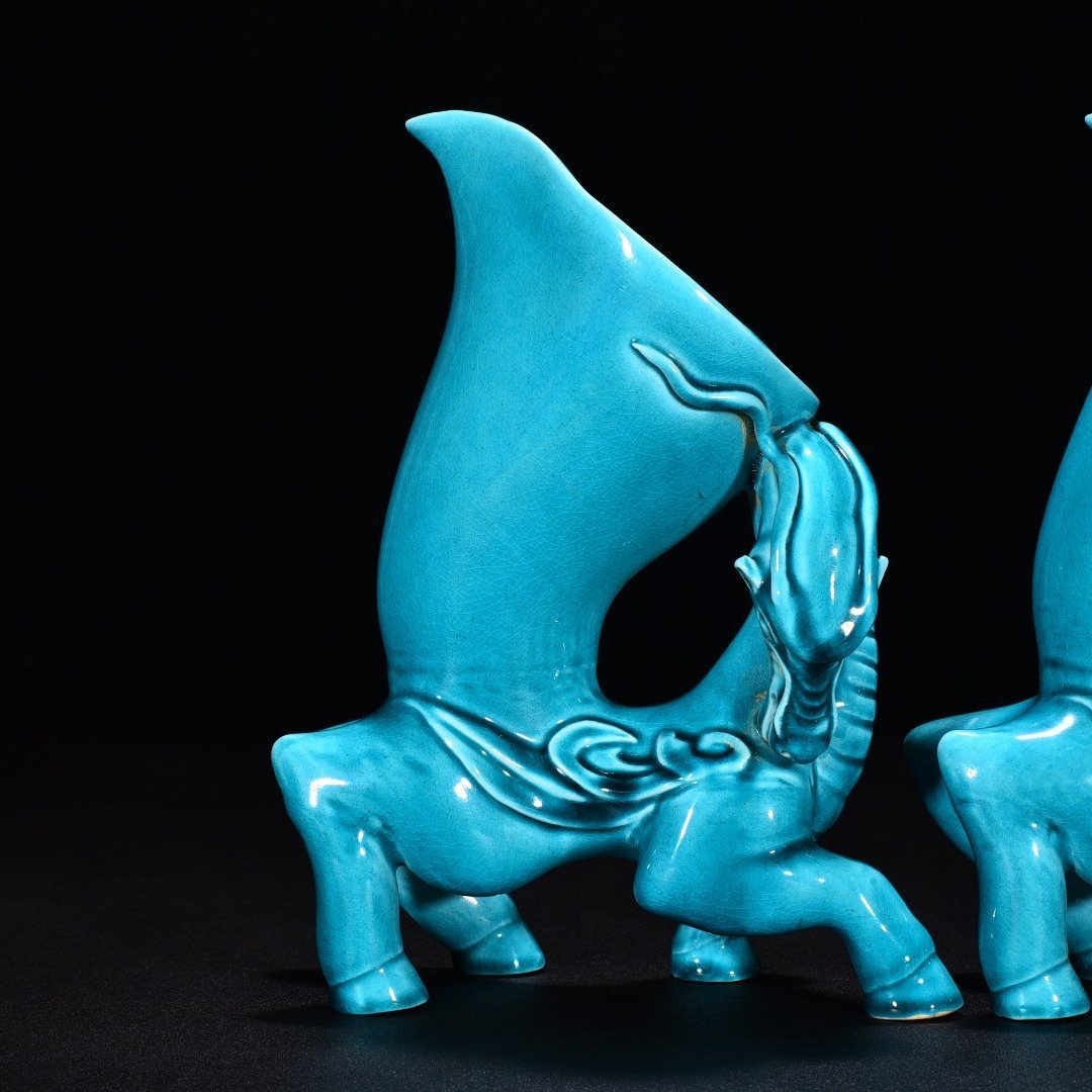 Qing Dynasty Yongzheng peacock blue glaze Dragon Cup