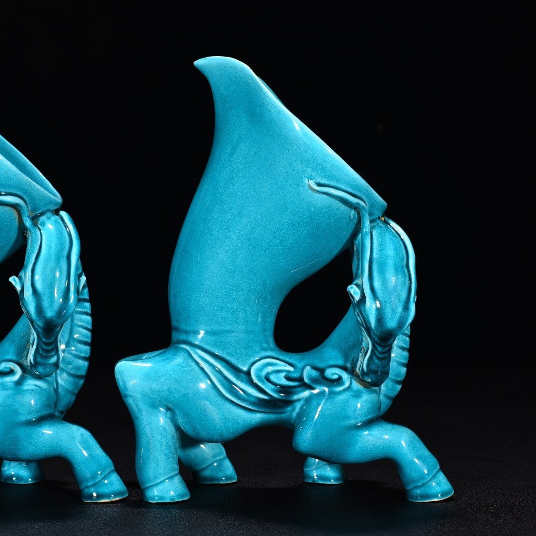 Qing Dynasty Yongzheng peacock blue glaze Dragon Cup