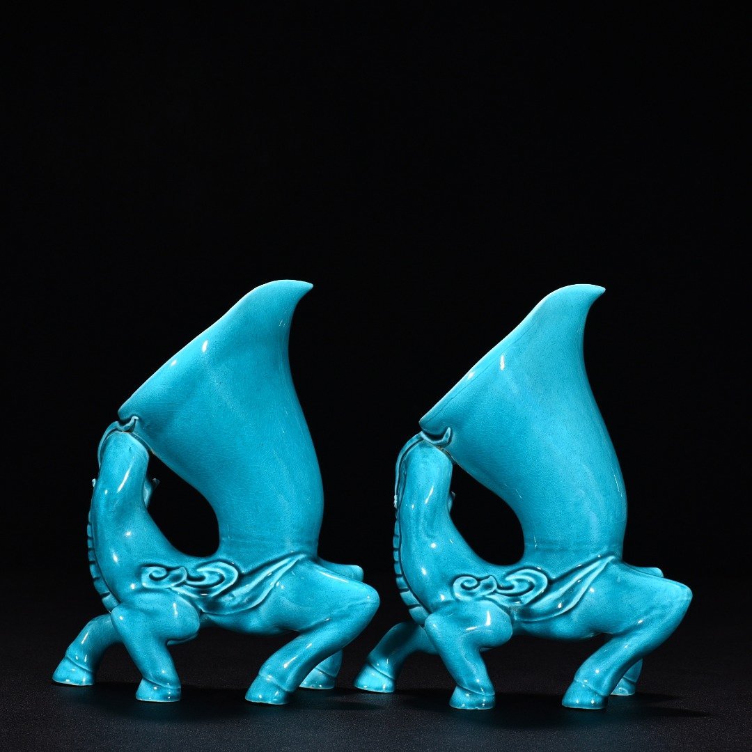 Qing Dynasty Yongzheng peacock blue glaze Dragon Cup