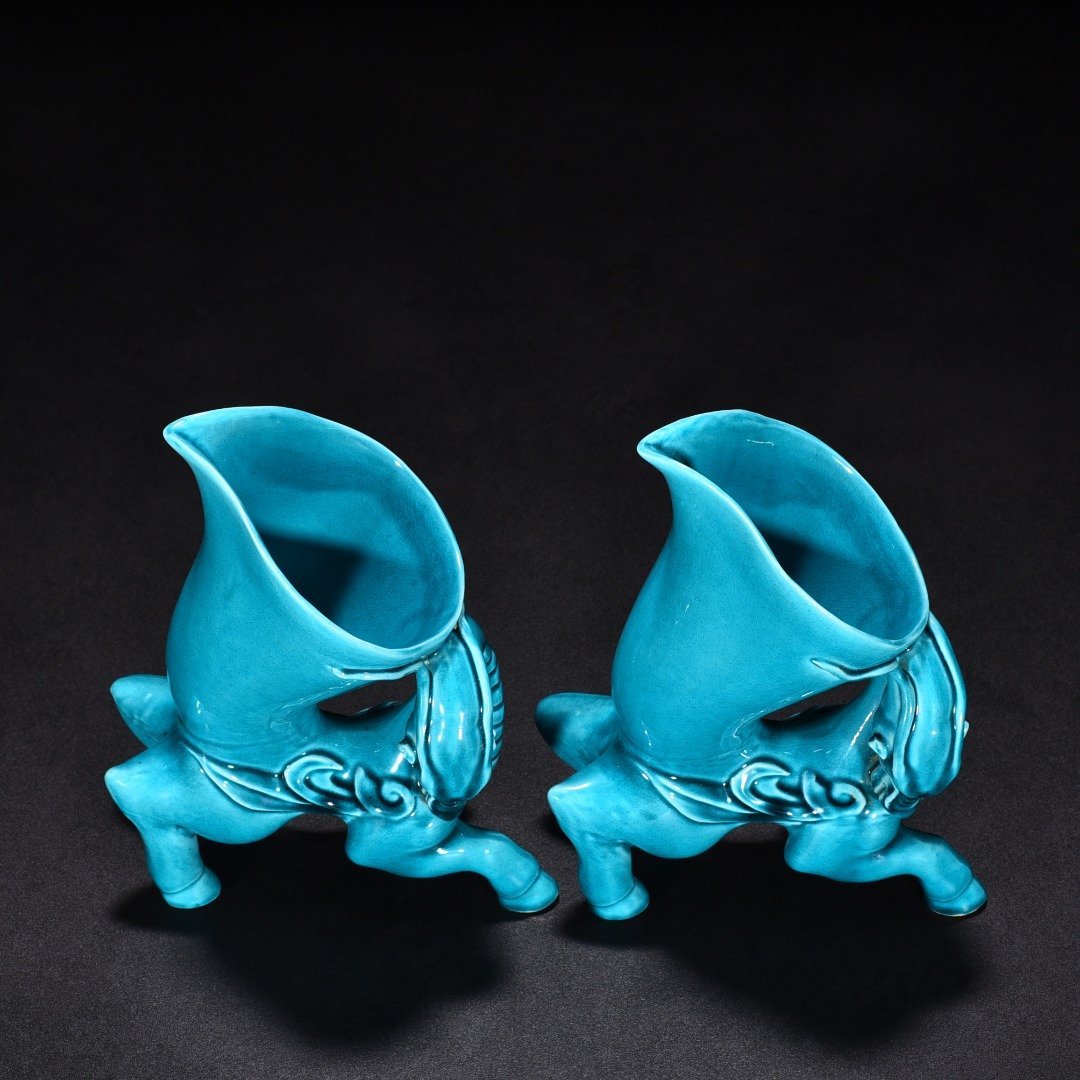 Qing Dynasty Yongzheng peacock blue glaze Dragon Cup