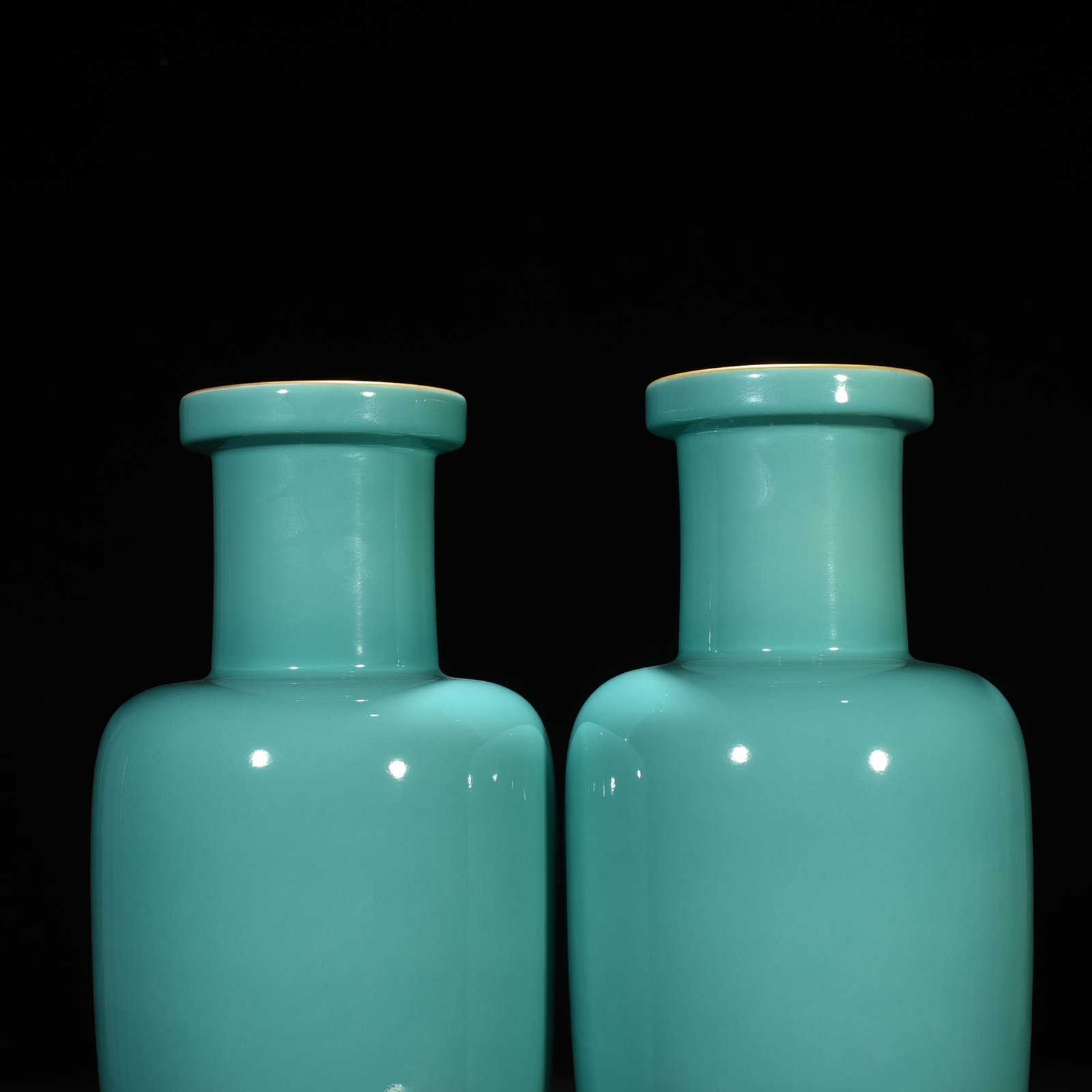 Qing Dynasty Yongzheng Coral green glazed hammer