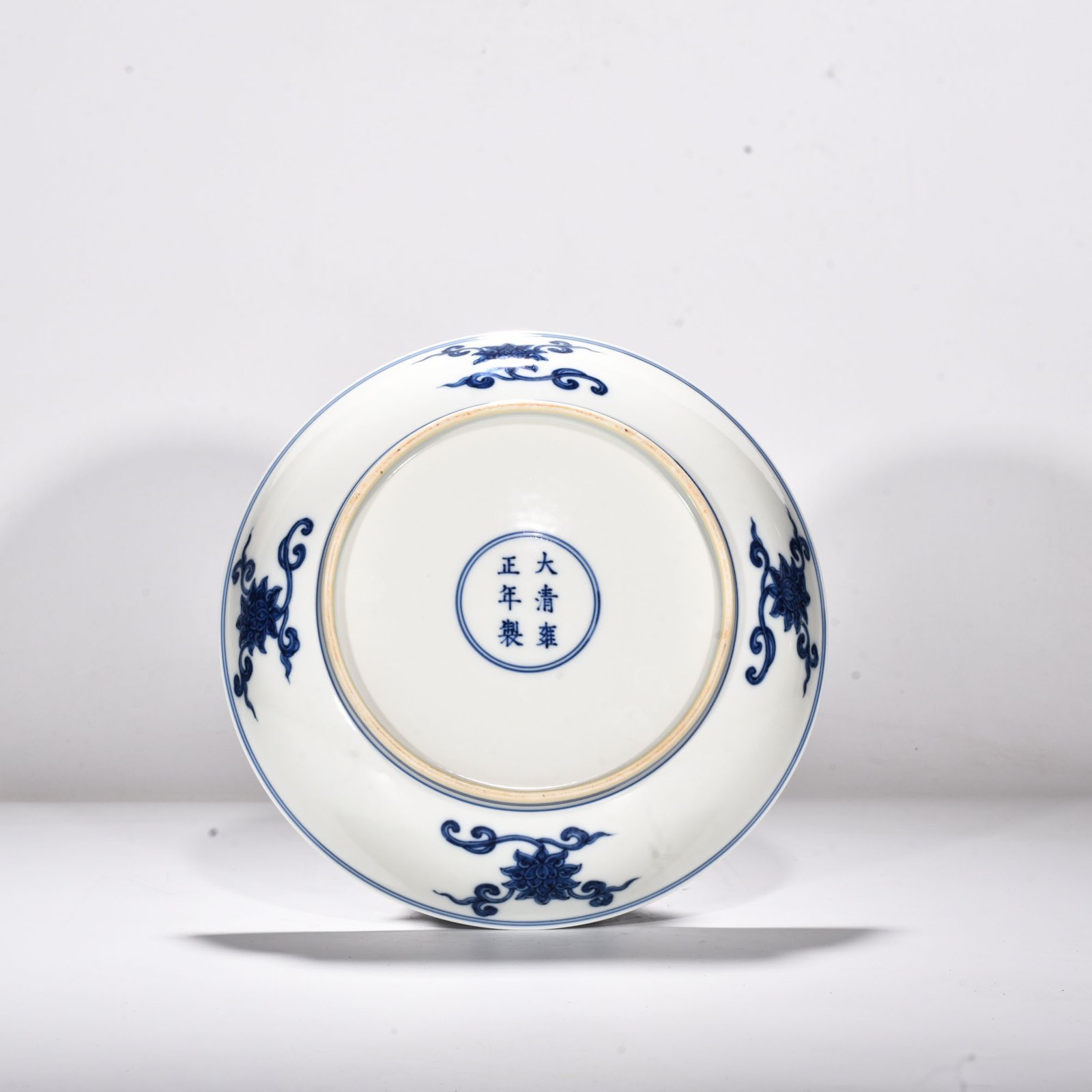 Qing Dynasty Yongzheng broken branch flower and fruit plate