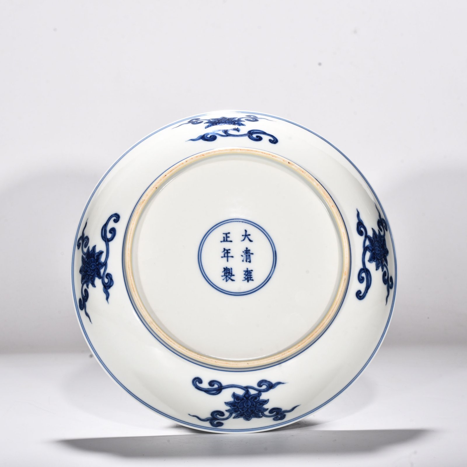 Qing Dynasty Yongzheng broken branch flower and fruit plate