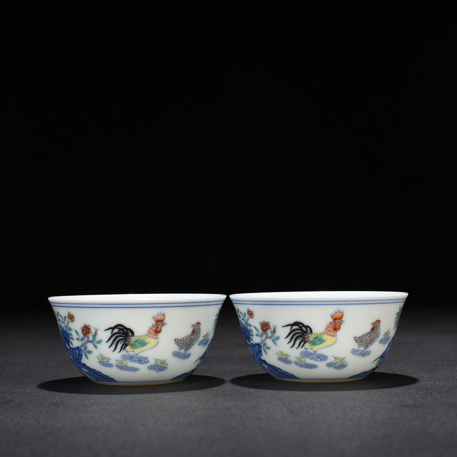 Qing Dynasty Yongzheng Doucai Family Portrait Chicken Cup