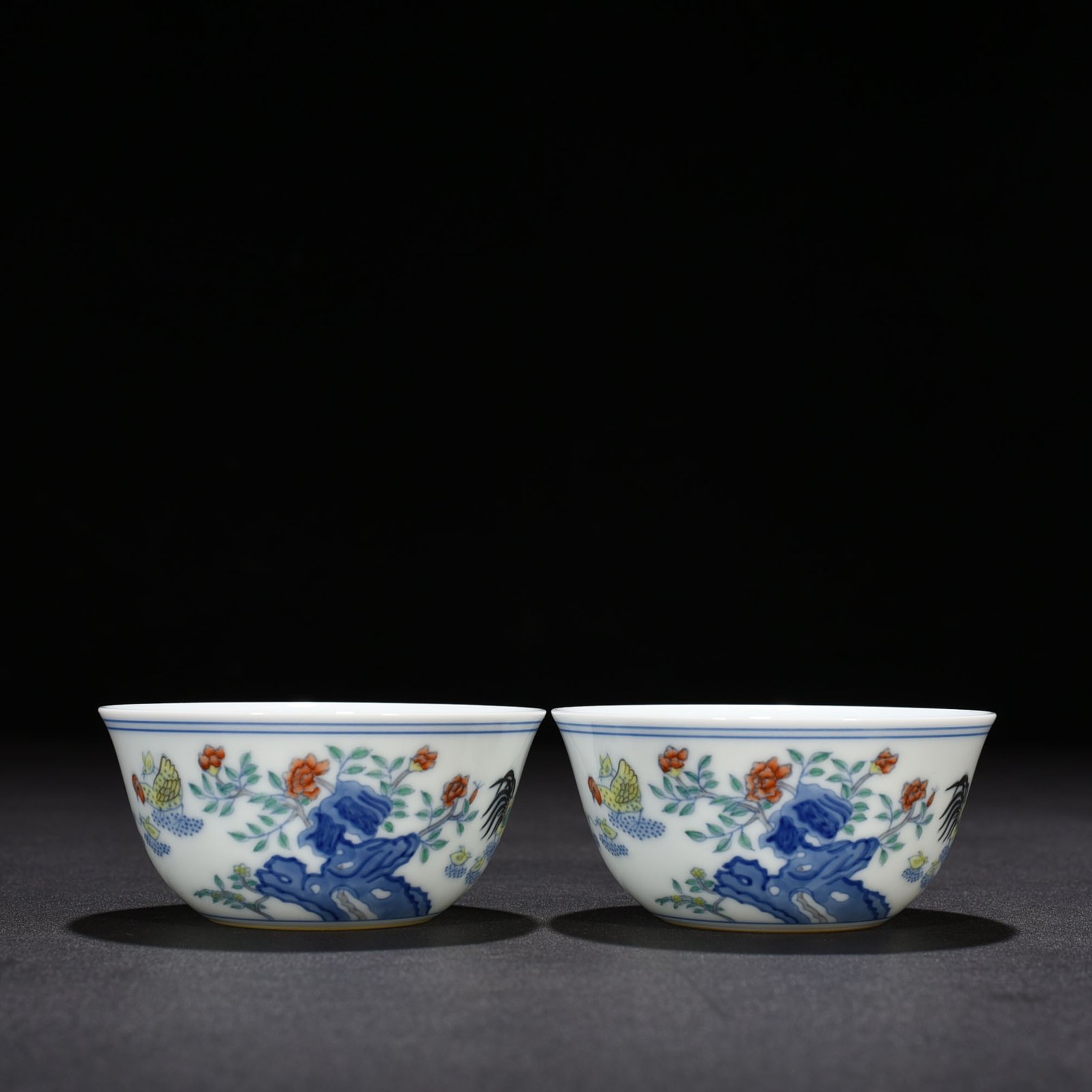 Qing Dynasty Yongzheng Doucai Family Portrait Chicken Cup