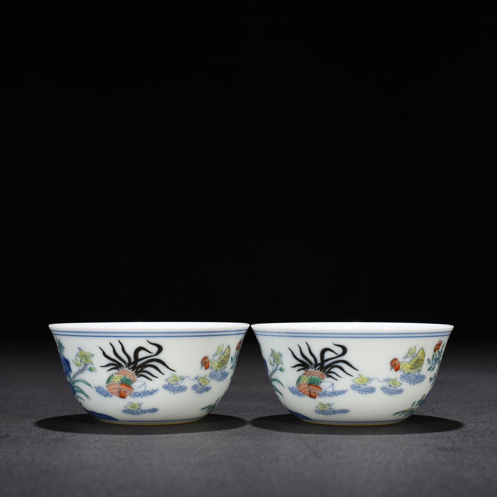 Qing Dynasty Yongzheng Doucai Family Portrait Chicken Cup