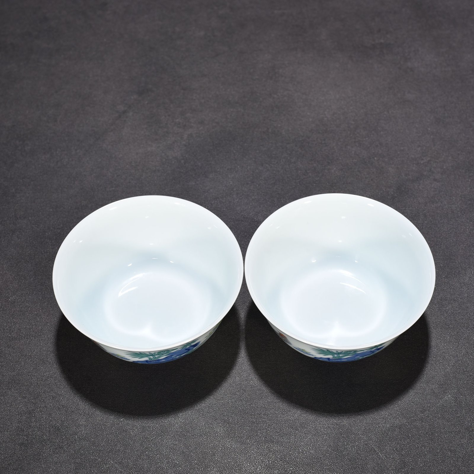 Qing Dynasty Yongzheng Doucai Family Portrait Chicken Cup
