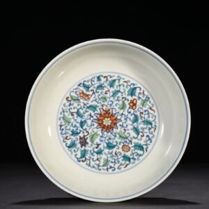 Qing Dynasty Yongzheng Doucai entwined flower plate