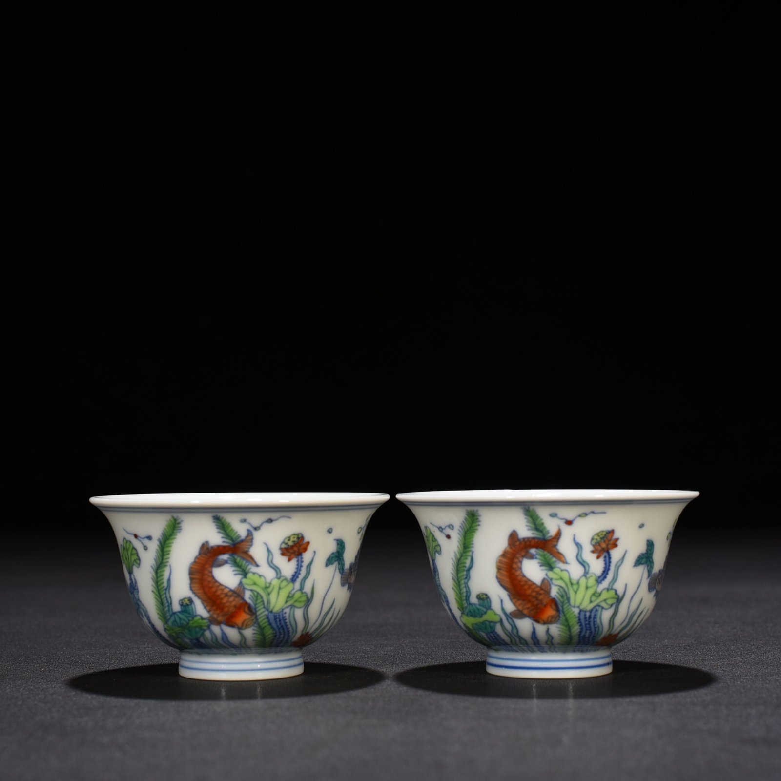 Qing Dynasty Yongzheng Doucai Fish and Algae Cup