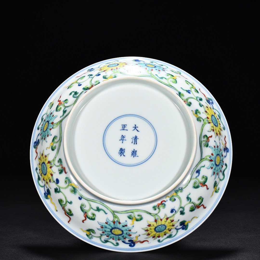 Qing Dynasty Yongzheng doucai dragon and phoenix plate