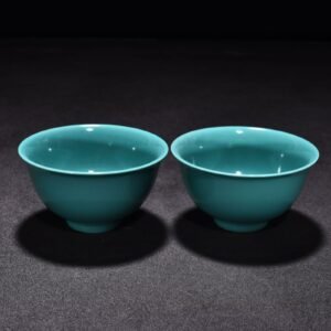 Qing Dynasty Yongzheng turquoise green glaze cup