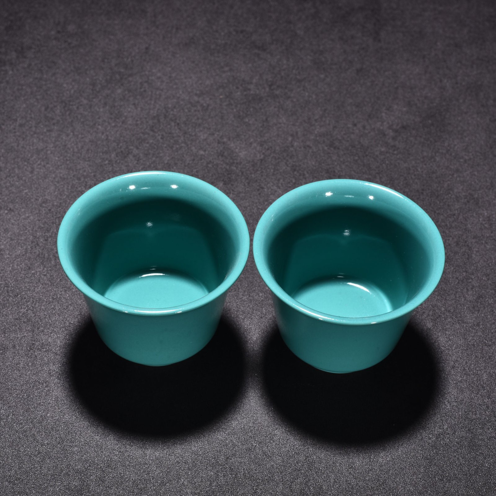 Qing Dynasty Yongzheng turquoise green glaze cu